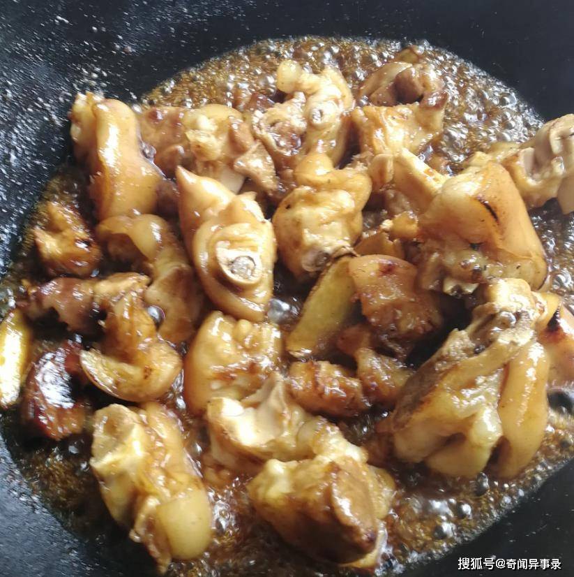 猪脚怎么炒好吃 最简单 27c9c68323e7443684f096e14ae3005a.jpeg