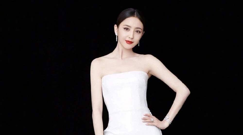 原创娱乐圈长得很瘦的女星,吴谨言郑爽上榜,瘦的让人心疼