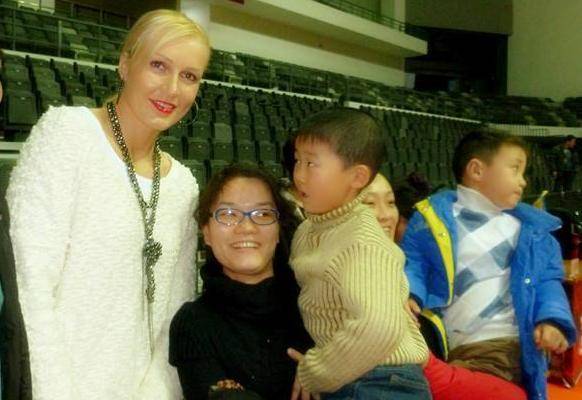 中国平面模特排名_身高1米96中国女篮最美外援,兼职平面模特,坦言想留