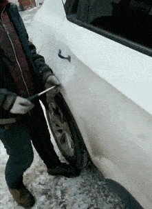 搞笑gif段子:〖7〗这包子也太大了吧!我都没有吃过,也是第一次见!