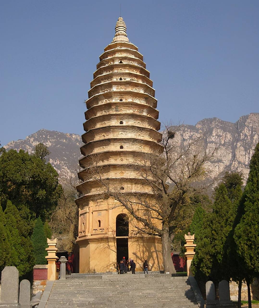 河南古建筑嵩岳寺塔中国现存最早的砖塔
