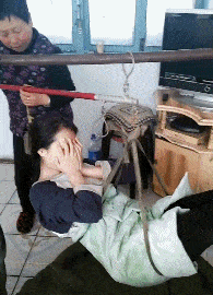 gif搞笑段子:秋名山的路没人修,我五菱还是那个你不能