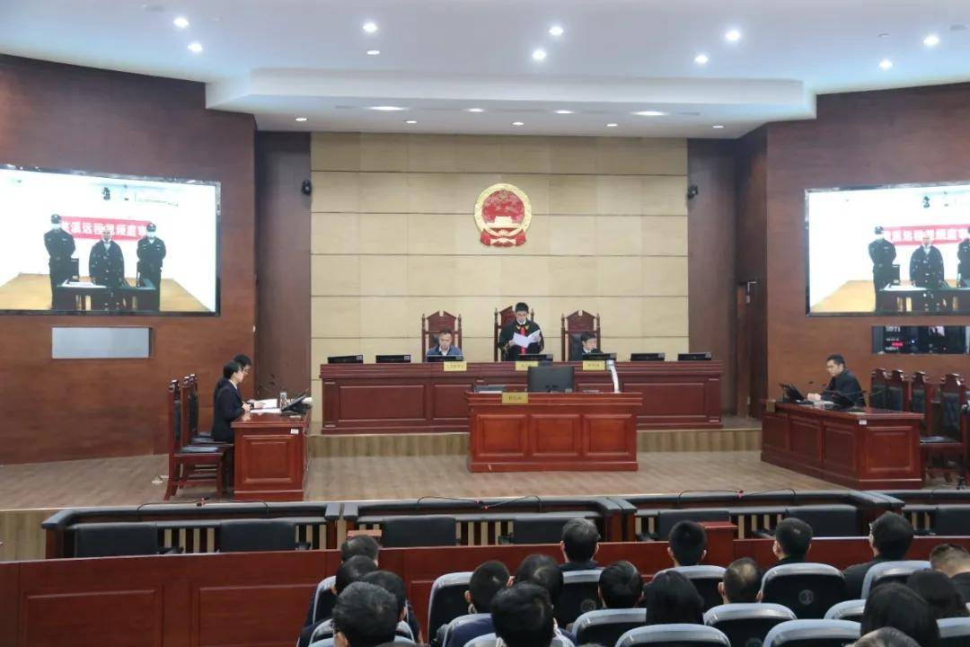 原创眼看着妻子跳河不救，独自回家还约人夜宵，见死不救的丈夫获刑