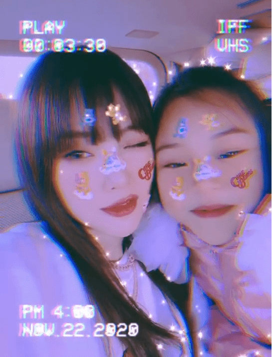 李小璐平安夜怀抱甜馨妈妈力十足,神秘男子现身家中