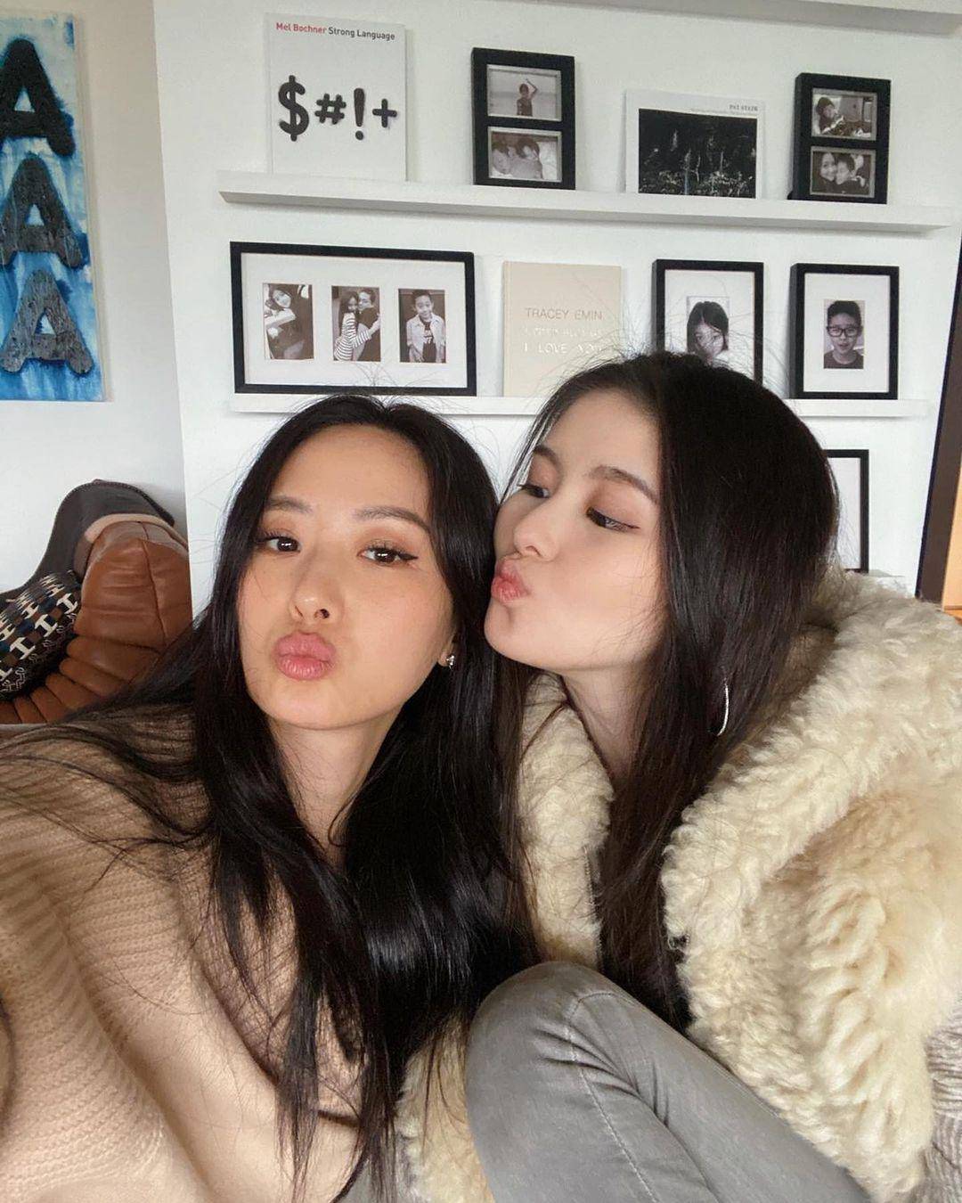 42岁孙芸芸与女儿晒自拍两母女似姐妹花冻龄美貌惹人羡妒
