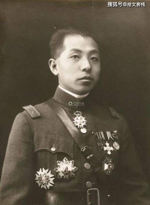 1896年,74岁李鸿章访问美国,穿黄马褂,身高1米8,惊艳众人