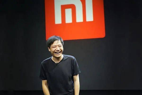手机|市值破千亿美元 市盈率超腾讯和苹果 小米中场后怎么看？
