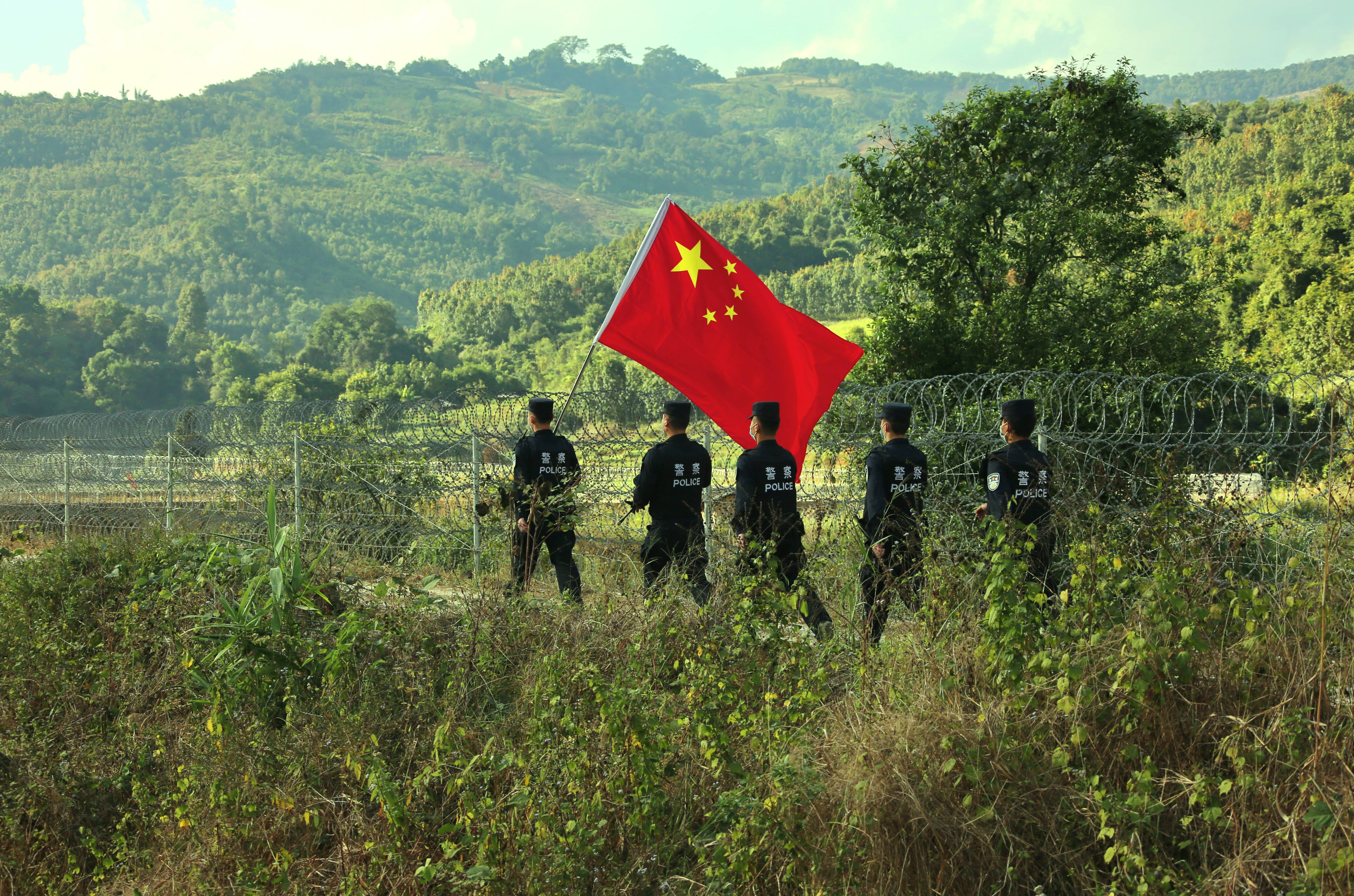 面对疫情,普洱移民管理警察这样做