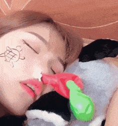 原创搞笑gif段子海中投喂