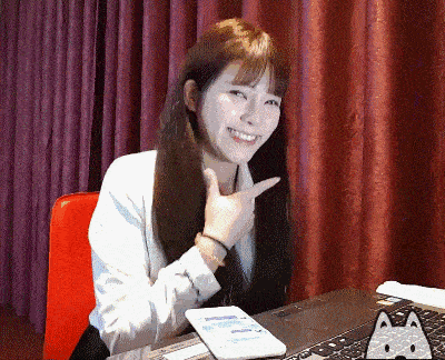 10,小姐姐你这是为拍照专门准备的表情么