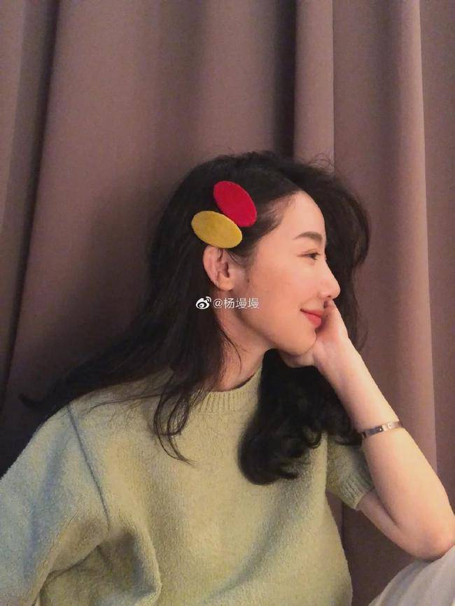 安娜baby原名叶靖愉,是因为一张校服照火起来的.