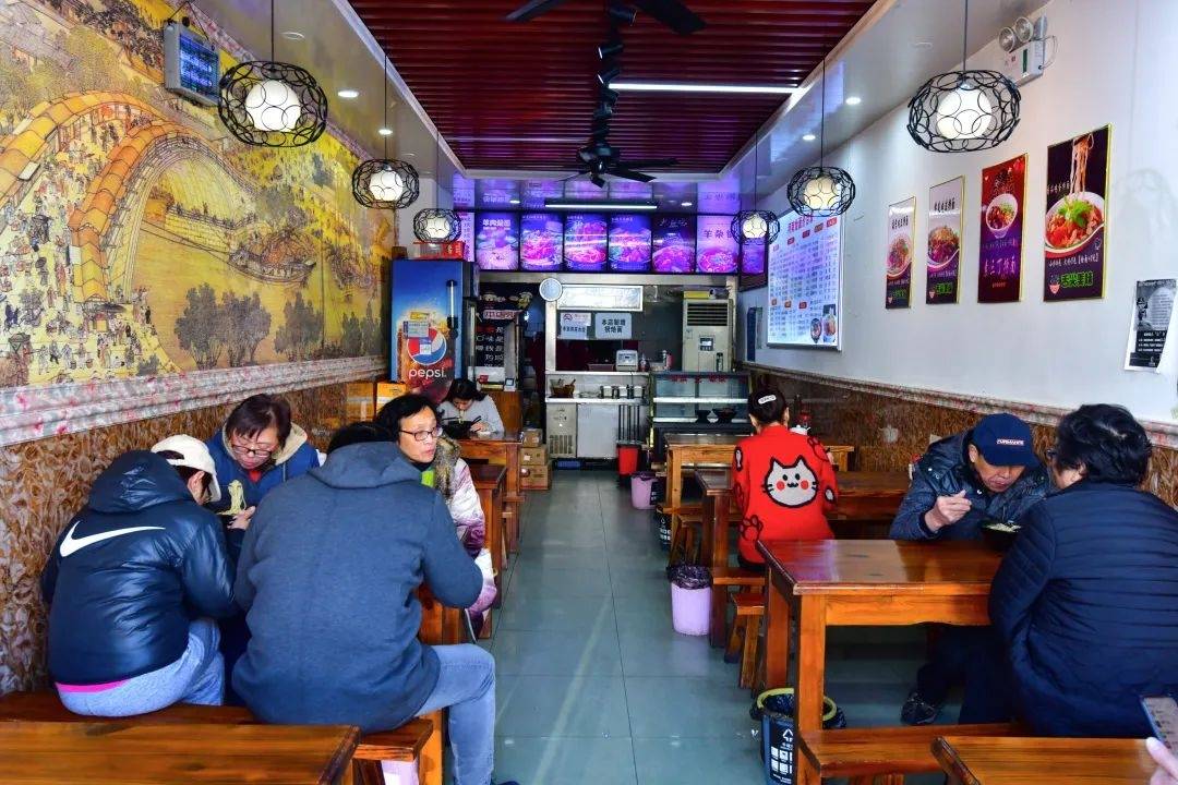 红烧牛肉面 这是一家开了近10年的宝藏小店,看着朴素,内有乾坤.