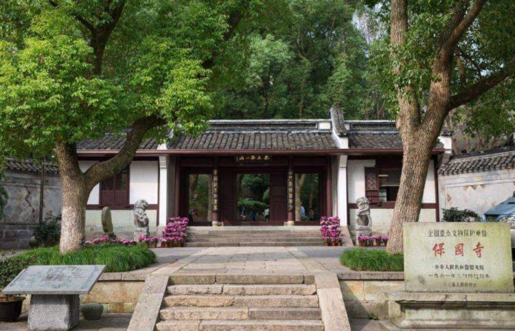 中国最神秘的寺庙，千年来虫不入鸟不栖，蜘蛛不结网横梁无灰尘