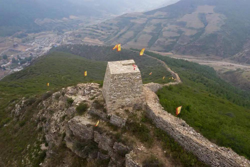 名山人口_秋名山车神图片(3)