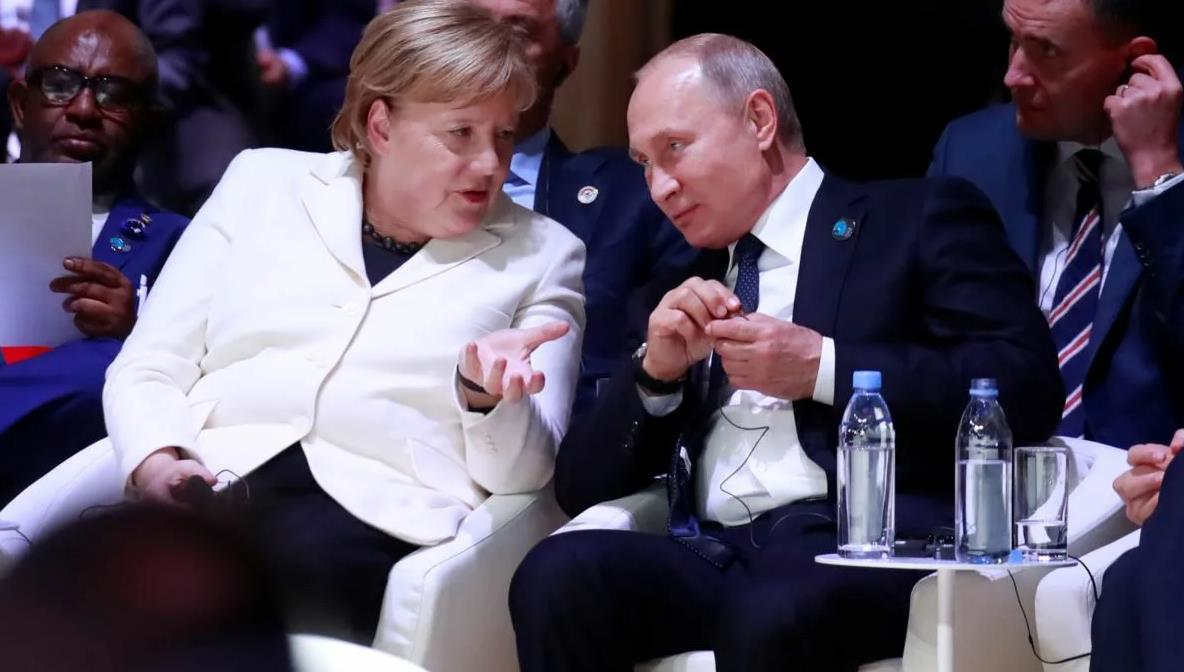 为什么普京2021年的第一通国际电话，打给了德国总理默克尔