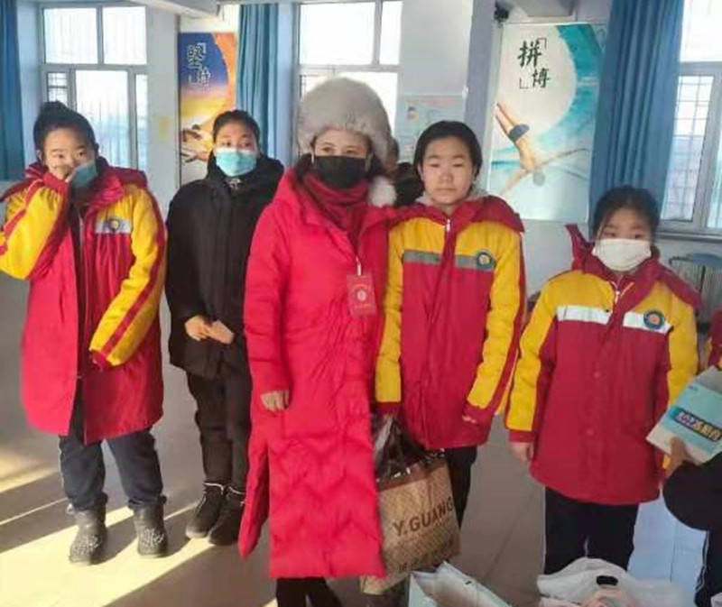 佳木斯:寒冬送暖 助力贫困学子圆梦