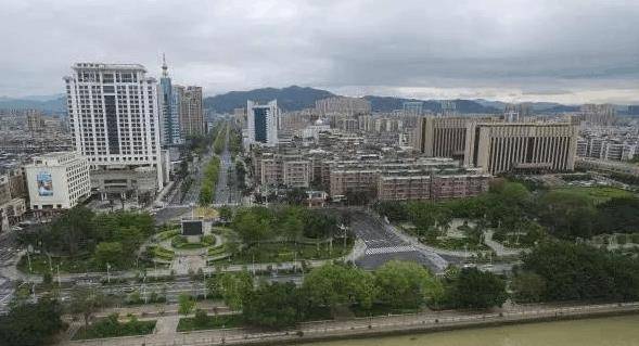 祁东升市GDP_今年GDP超三万亿元的城市,除了 上海市 外还将新增 北京市