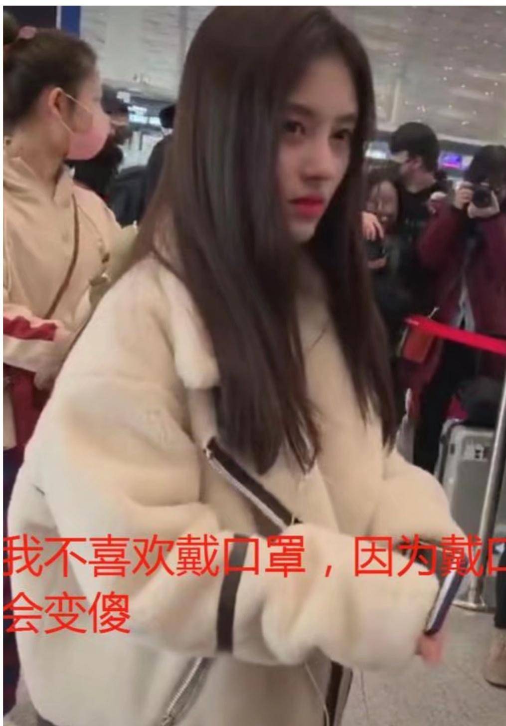 扒人口罩挨打_扒了裤子趴春凳上挨打(2)