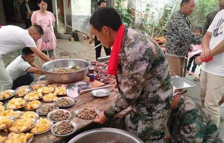 成语桃什么吃_成语故事简笔画(4)