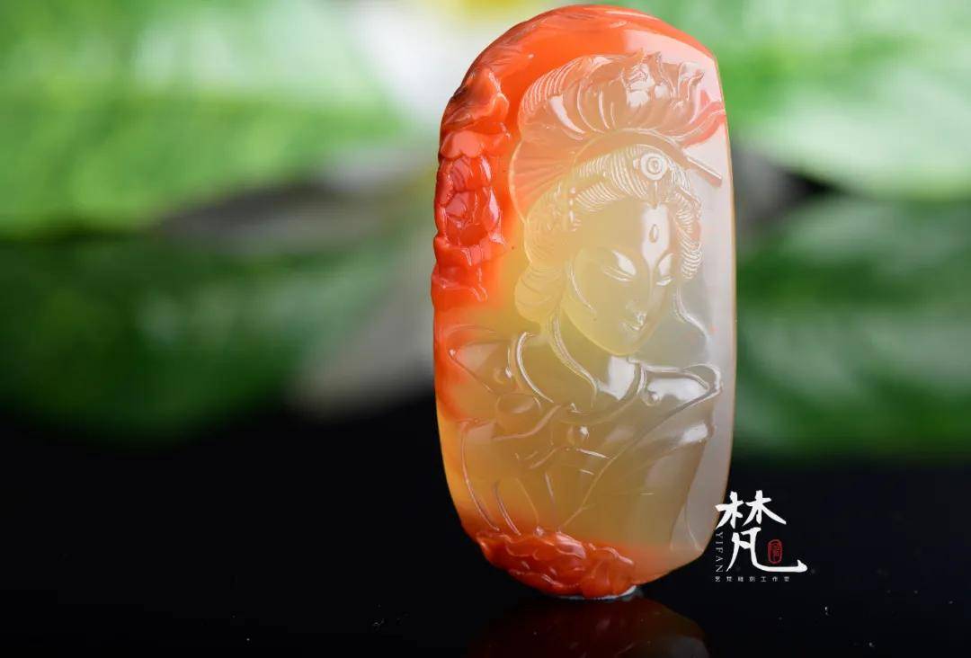 苏州玉雕大师陈振坡:冰飘付诸红一抹,约来梵心玉为凭