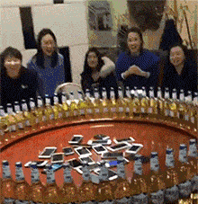 原创
开心一刻:昨晚回家,在路边看见一个身穿婚纱的美女在独自喝酒
