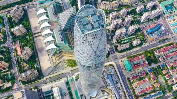 天津第一高楼周大福金融中心，高度为530米，共有103层
