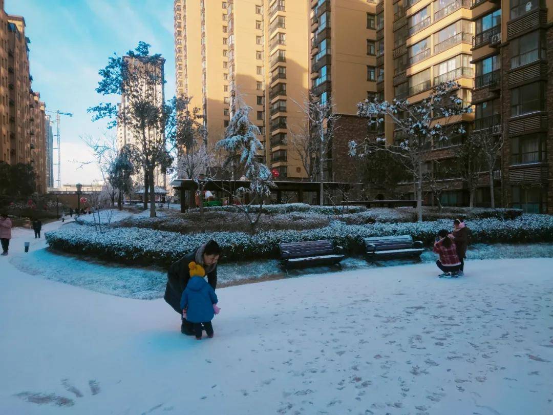 今天,运城这个小区竟然下雪了,看看是你们小区吗?