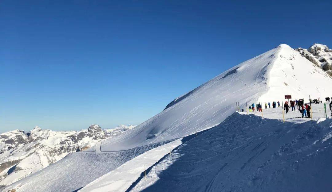 云试滑|探索阿尔卑斯山的冰雪自然本色_滑雪