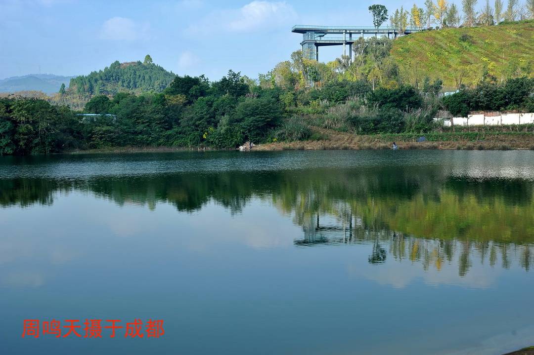 28,从则面看马鞍山观景台,汽车可以直达观景台下面,然后坐电梯直上