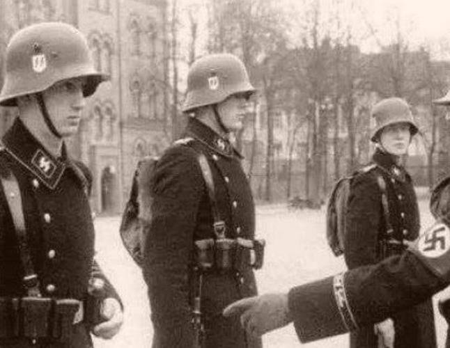 军装排行_娱乐圈穿军装最美的五大女星排行榜,孙俪文艺,杨幂霸气!