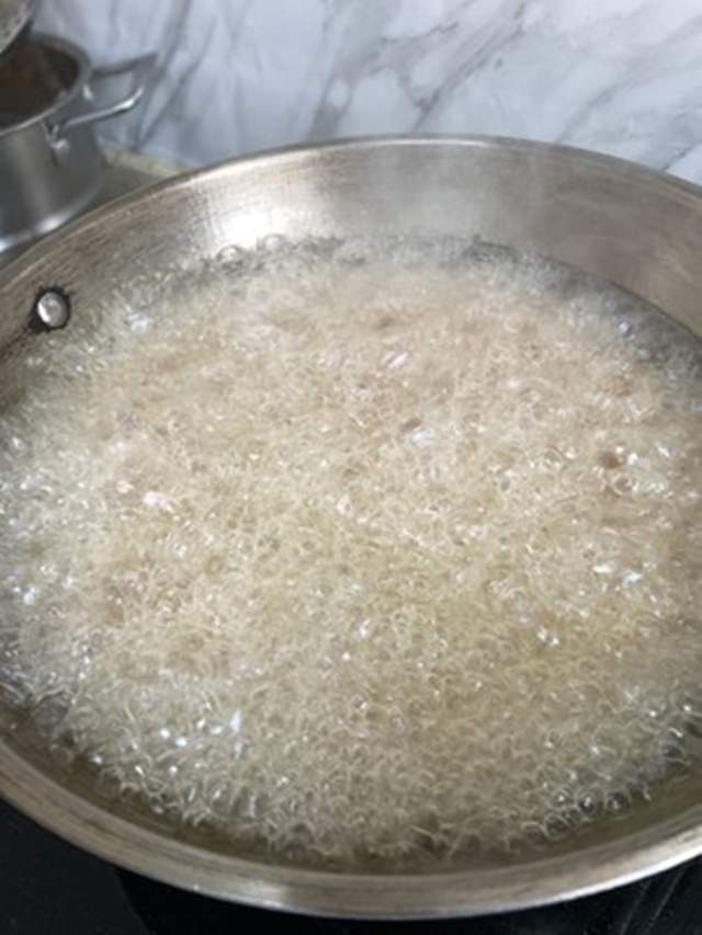 油爆小河虾的做法 ,简单!