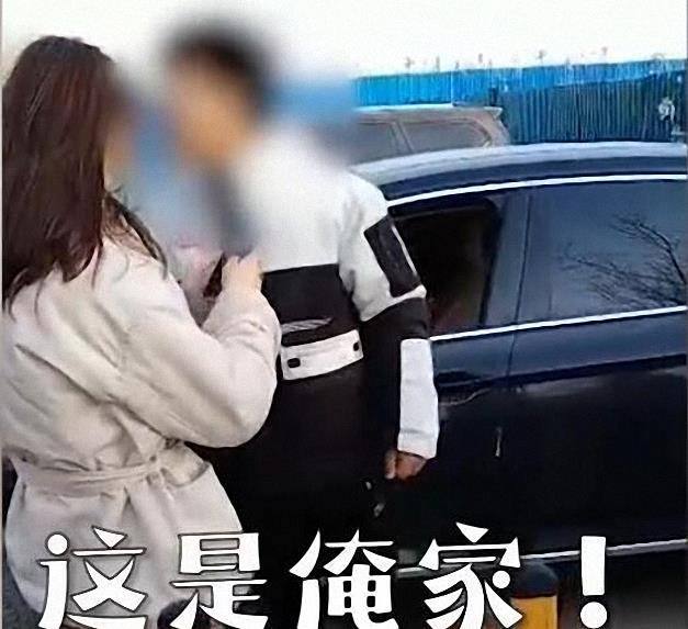 抓人口罩被打_戴口罩的卡通图片(3)
