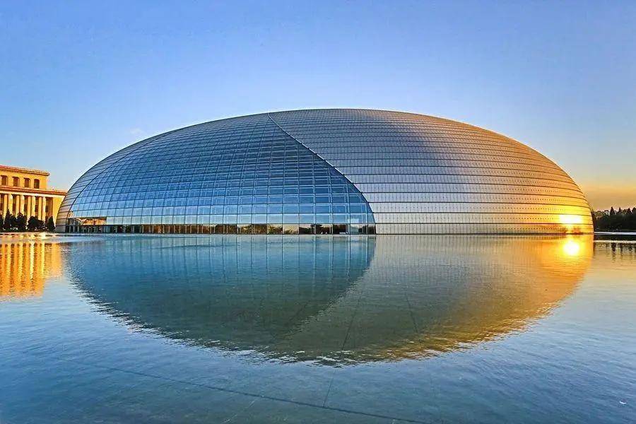 后现代主义高技派建筑代表作-国家大剧院