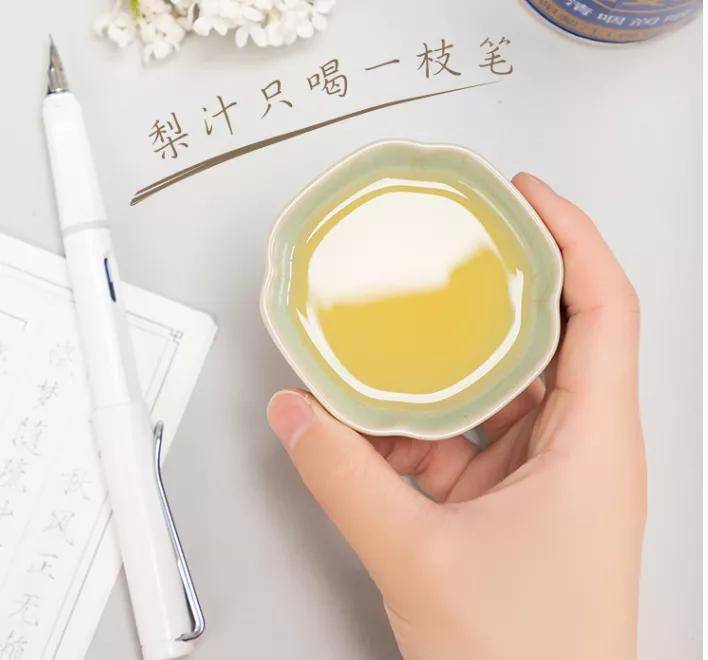 穹顶之下，同呼吸共命运，我们无法逃离现状....