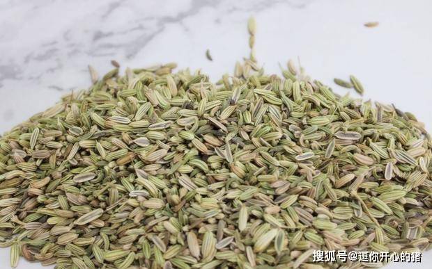 原创买孜然要区分孜然和小茴香摊主教您一招以后就不会买错了