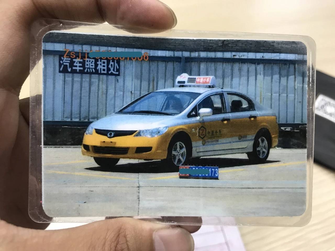 广东车友的疯狂出租车不仅跑赛道还要安排红头机