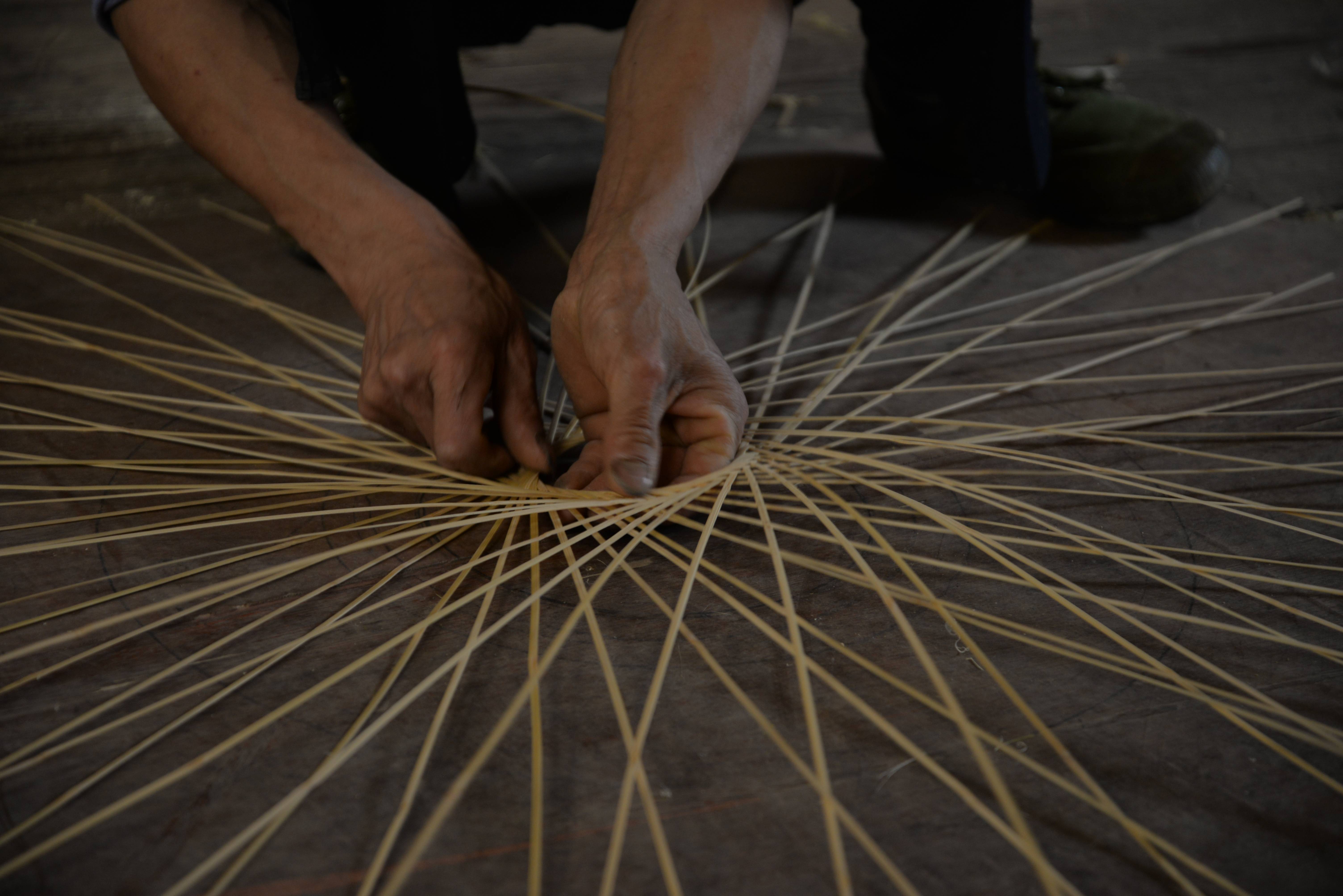 篁岭的竹编手艺人,将希望,阳光编织进了竹工艺品