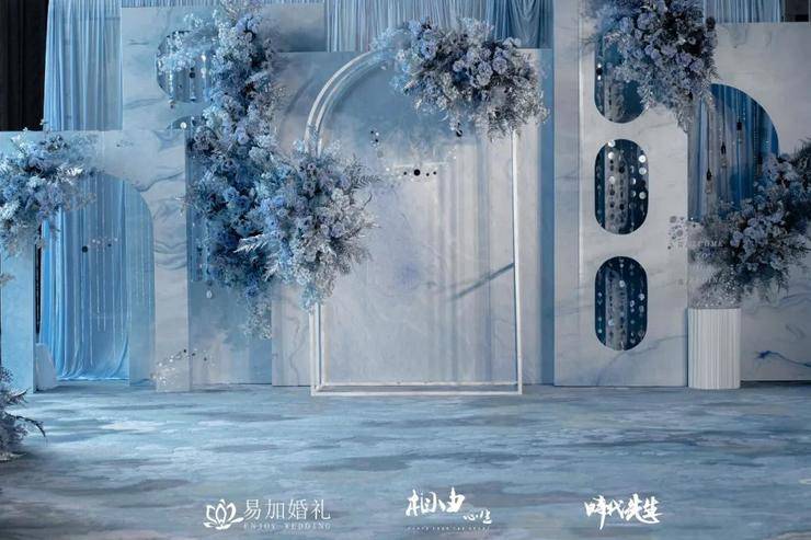 原创将梦幻浪漫融为一体的克莱因蓝莫奈银色系婚礼