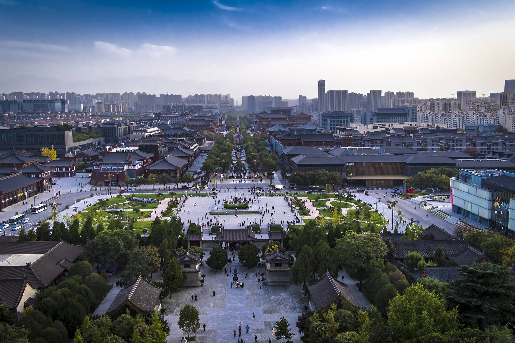 登上西安大雁塔,俯视大慈恩寺