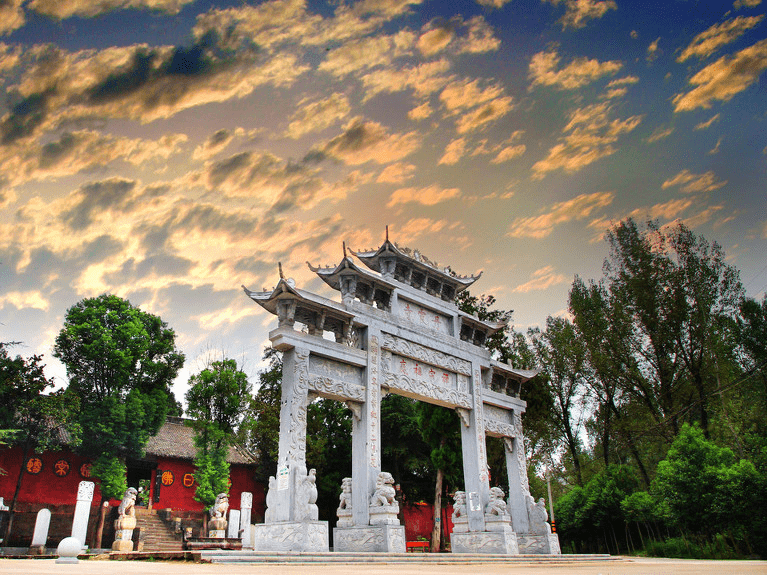 三大千年古刹之一——丹霞寺