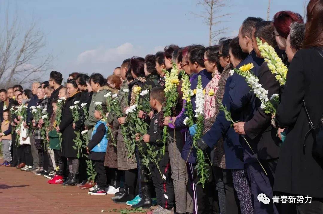 小张望的原型叫佘艳,家住四川省双流县三星镇云崖村二组,父亲佘仕友