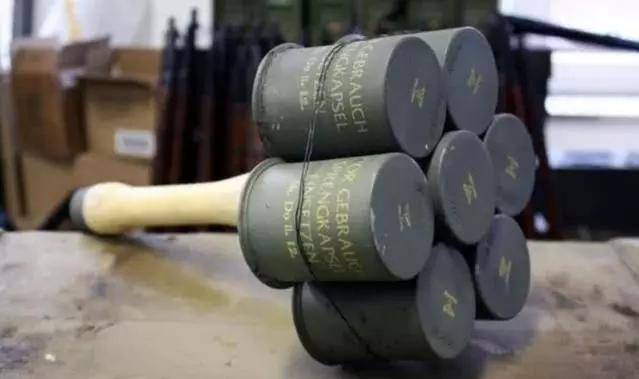 原创集束手榴弹,其中一个炸了,别的为何不会被炸飞?听听老兵怎么说