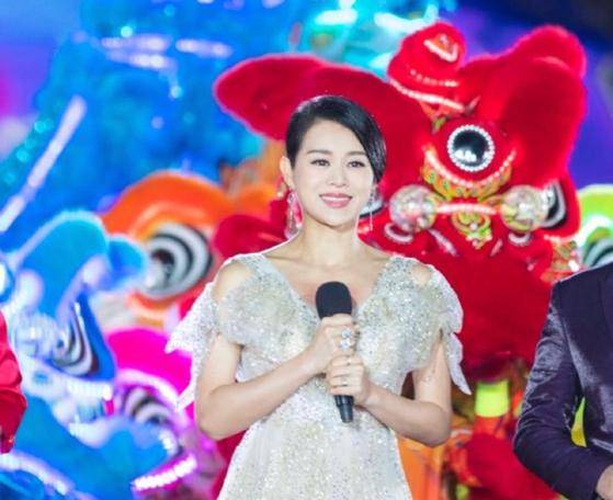 原创央视春晚主持阵容疑曝光,胡杏儿现身彩排,尼格买提李思思再搭档
