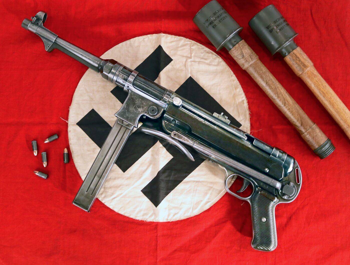 德国mp40冲锋枪二战期间德国的武器非常多样化,甚至于更新迭代的速度