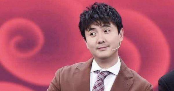 2021年沈腾又将霸屏4部大片待映有一部更是提前锁定30亿