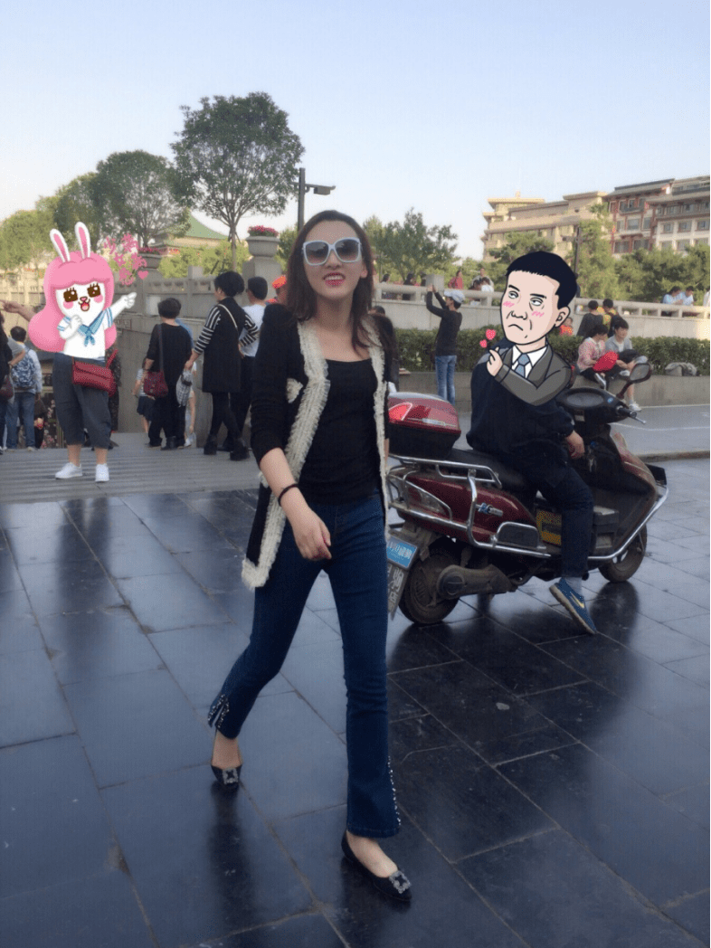 《乡村爱情》的香秀扮演者,在现实生活当中,美的不输一线女明星