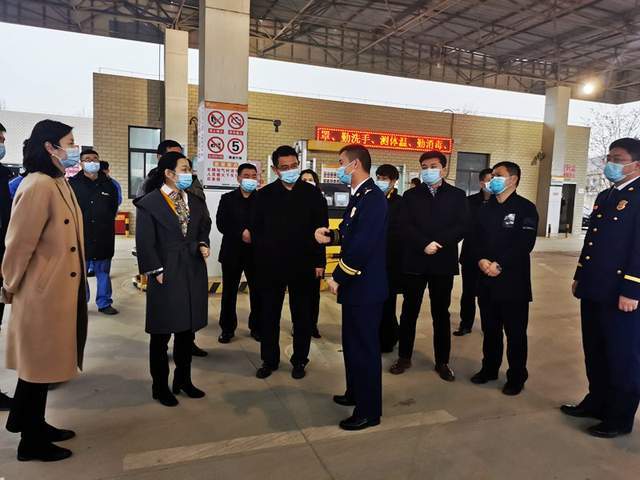 黄陂区长何建文节前调研全区城乡环境综合管理工作