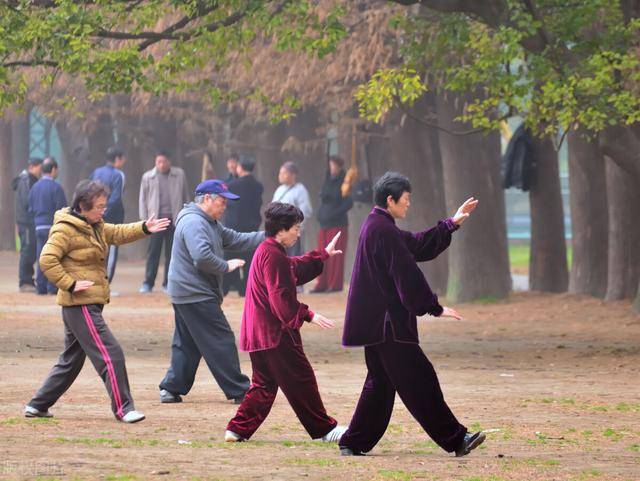 中老年人天天锻炼身体为什么还是会生病医生终于说出了真相