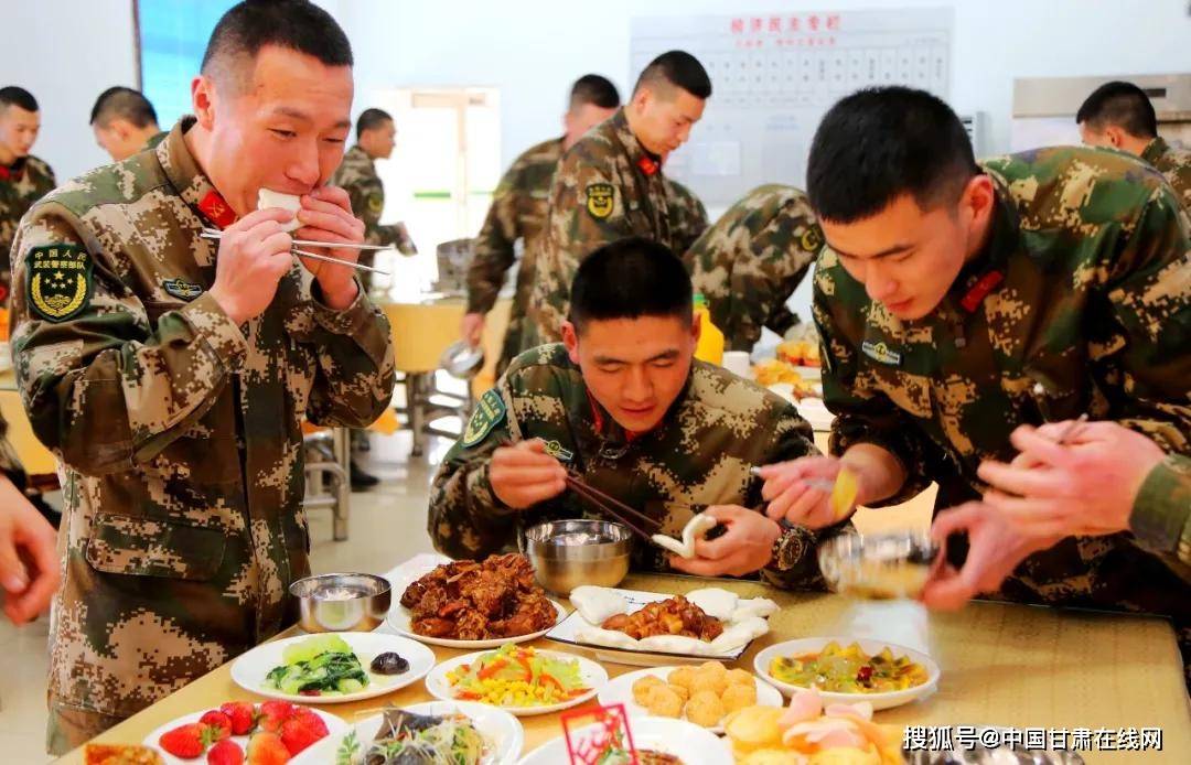 兵哥哥的"年夜饭,看看哪个单位的伙食你最喜欢?_武警甘肃总队