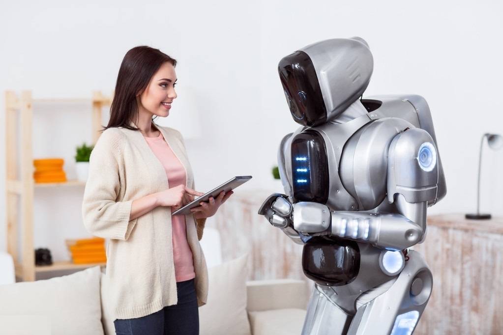 成为家庭伴侣和助手的智能机器人会和人类一样拥有情感吗